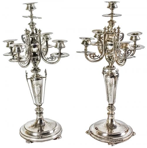 PAREJA DE CANDELABROS DE FINALES DE SIGLO XIX 