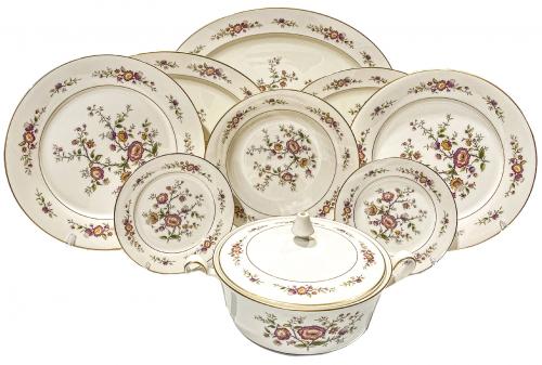 CONJUNTO DE PIEZAS DE VAJILLA NORITAKE ÚLTIMO CUARTO S.XX