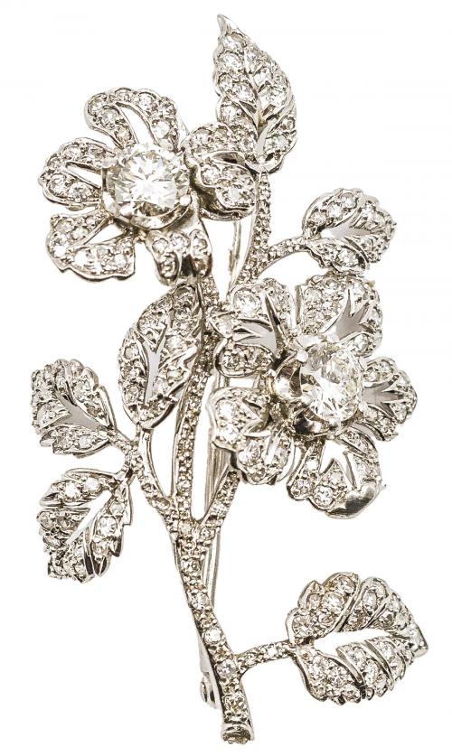 BROCHE FLORAL CON DIAMANTES DE LOS AÑOS 40