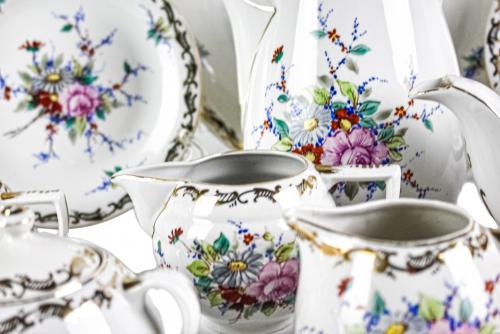 JUEGO DE TE EN PORCELANA DEL PRIMER TERCIO DEL SIGLO XX