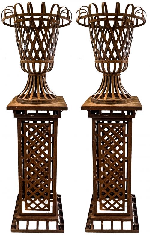 PAREJA DE COPAS DECORATIVAS CON PEDESTAL