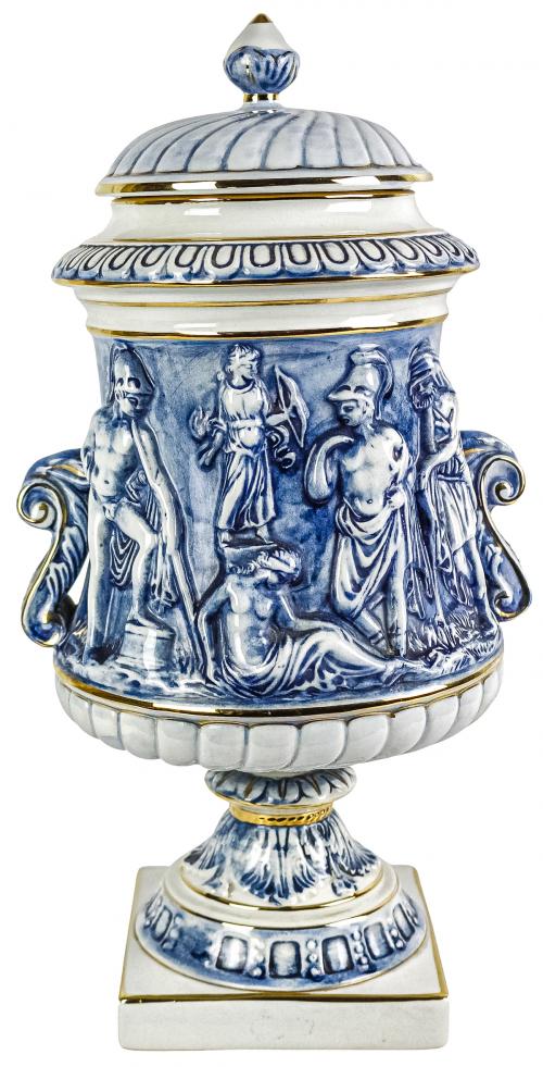 COPA CON TAPA DE PORCELANA CAPODIMONTE