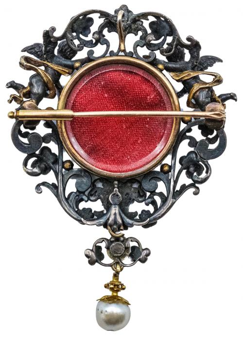 BROCHE CON ÁNGELES DE PPS. DEL S.XX