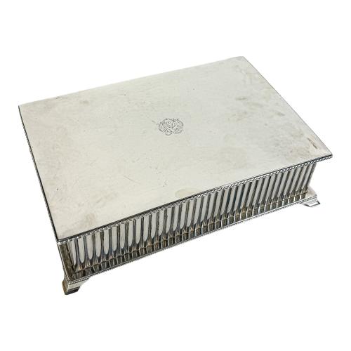 CAJA PURERA DE MEDIADOS DEL S.XX