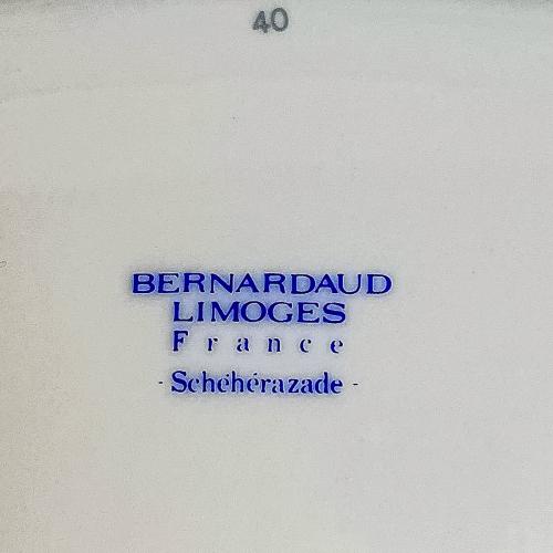 VAJILLA EN PORCELANA DE LIMOGES PARA 8 SERVICIOS