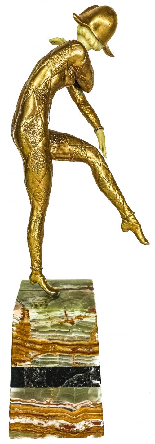 FIGURA DE ESTILO ART DECO DEL ÚLTIMO TERCIO S.XX