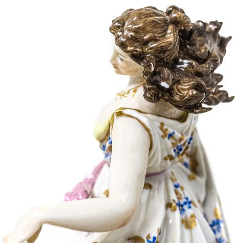 FIGURA EN PORCELANA ITALIANA DEL PRIMER TERCIO DE SIGLO XX