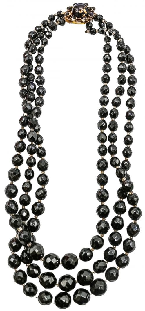 TRES COLLARES DE BISUTERÍA DE MEDIADOS S.XX