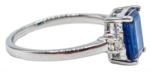 ANILLO CON ZAFIRO Y BRILLANTES