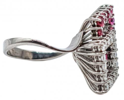 ANILLO CON BRILLANTES Y RUBÍES AÑOS 70