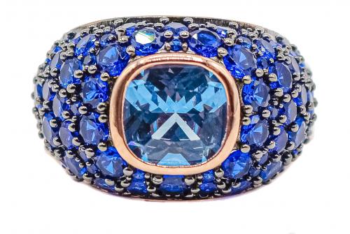 ANILLO BOMBÉ CON CIRCONITAS AZULES