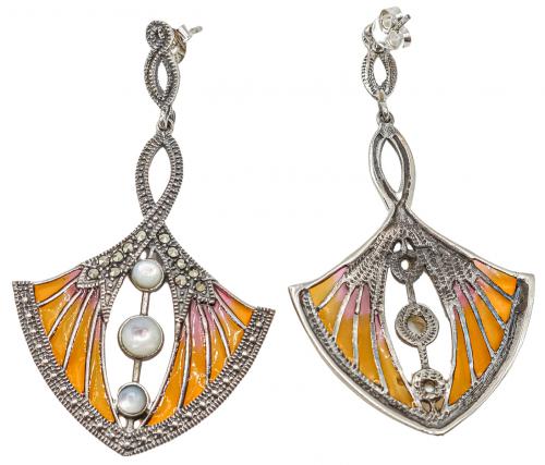 PENDIENTES LARGOS DE ESTILO MODERNISTA