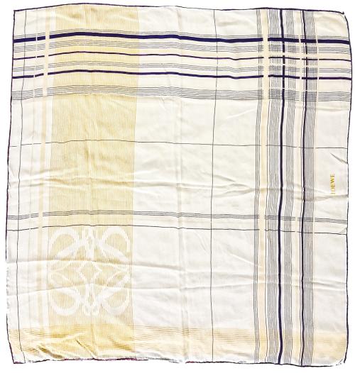 PAÑUELO EN SEDA "LOEWE"