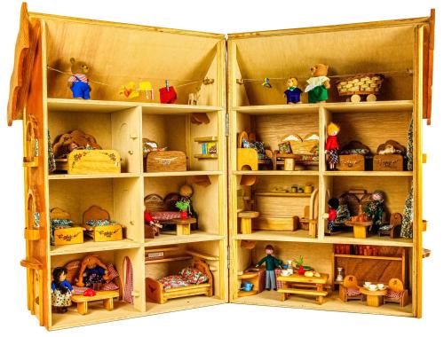 CASITA DE MUÑECAS DE LA SEGUNDA MITAD DEL S.XX
