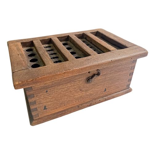 DOS CAJAS RÚSTICAS DEL PRIMER CUARTO DE SIGLO XX