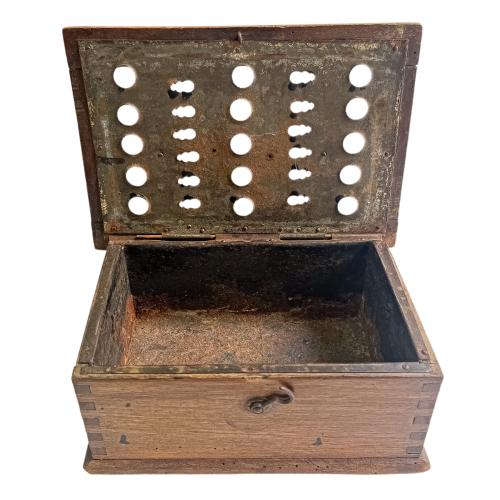 DOS CAJAS RÚSTICAS DEL PRIMER CUARTO DE SIGLO XX