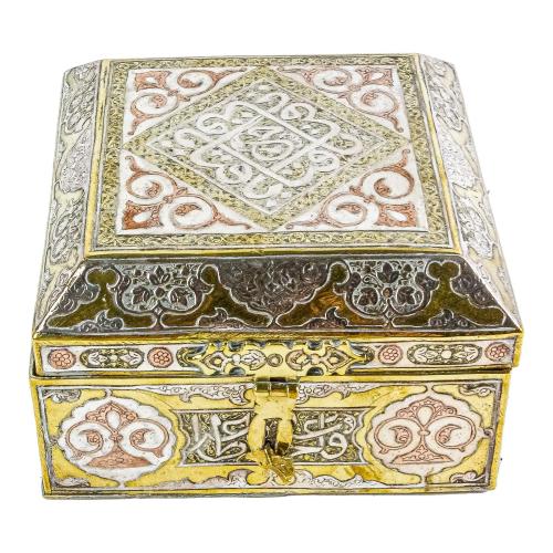 CAJA ORIENTAL DE LA PRIMERA MITAD DEL S.XX
