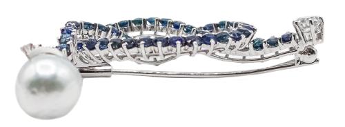 BROCHE CON ZAFIROS, BRILLANTE Y PERLA BARROCA