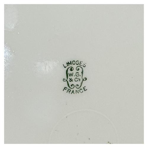 TRES PLATOS DE PORCELANA DE MEDIADOS DEL SIGLO XX