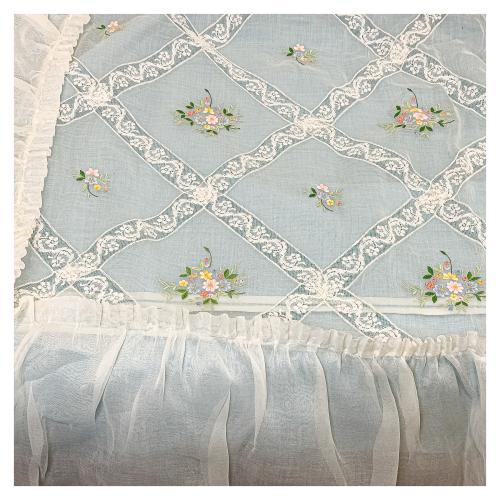 COLCHA Y CUBRECAMA INDIVIDUAL DE ORGANZA MEDIADOS DEL S.XX
