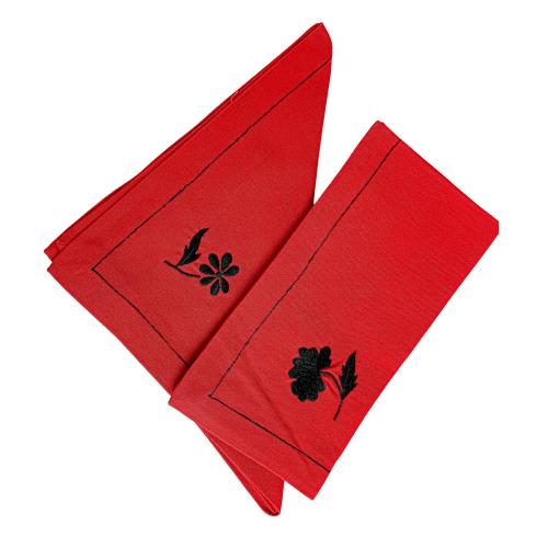 GRAN MANTELERÍA ROJA PARA 24 SERVICIOS DE FINALES DEL S. XX