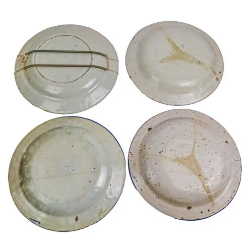 CUATRO PLATOS EN CERÁMICA VALENCIANA SIGLO XIX