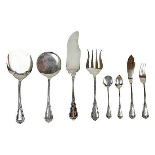 CONJUNTO DE CUBIERTOS DE PLATA DE MEDIADOS DEL S.XX