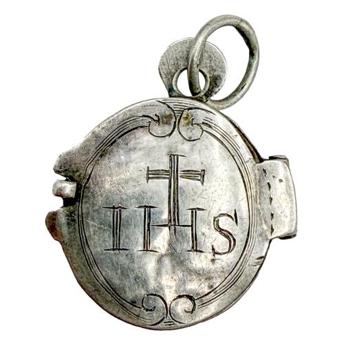 COLGANTE MEDALLA DEVOCIONAL DE PLATA DEL SIGLO XVIII