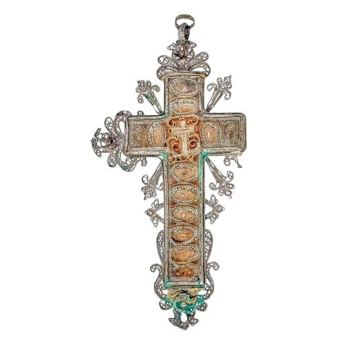 CRUZ RELICARIO DE PLATA DEL SIGLO XVIII