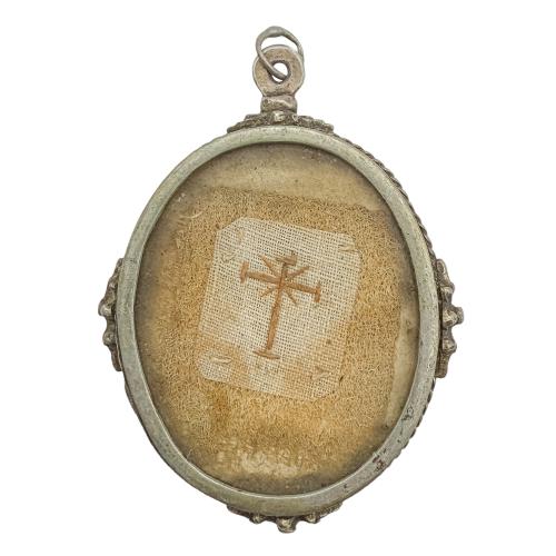 RELICARIO CASTELLANO DE PLATA DEL SIGLO XVIII