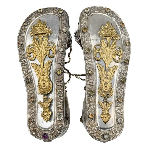 ZAPATILLAS DE PLATA PARA IMAGEN DE MEDIADOS DEL SIGLO XIX