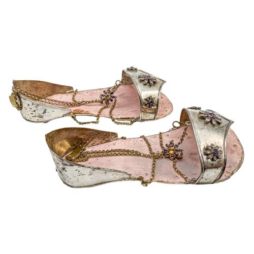 ZAPATILLAS DE PLATA PARA IMAGEN DE MEDIADOS DEL SIGLO XIX