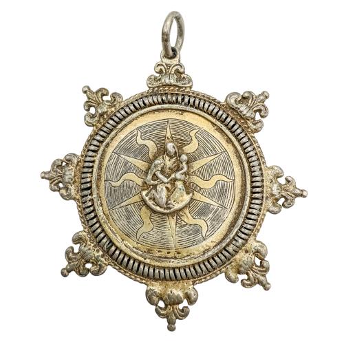 MEDALLÓN PATENA DE PLATA ESPAÑOLA DEL SIGLO XVII