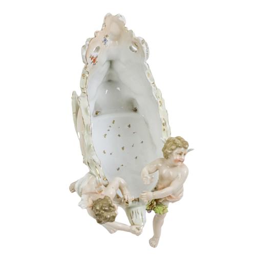 GRUPO DE PORCELANA CENTROEUROPEA DEL  PRIMER CUARTO S. XX