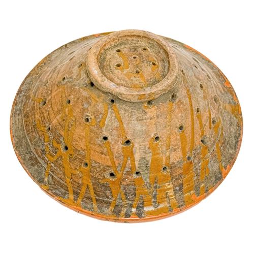 PLATO Y ESCURRIDERA DE CERÁMICA DEL PRIMER TERCIO S. XX