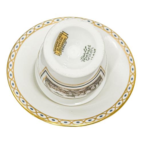 COLECCIÓN DE CUATRO TAZAS EN PORCELANA MEDIADOS S. XX