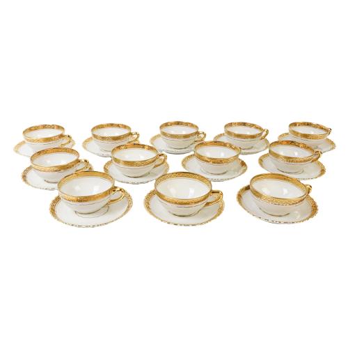 JUEGO DE CAFÉ DE PORCELANA DE MEDIADOS DE SIGLO XX