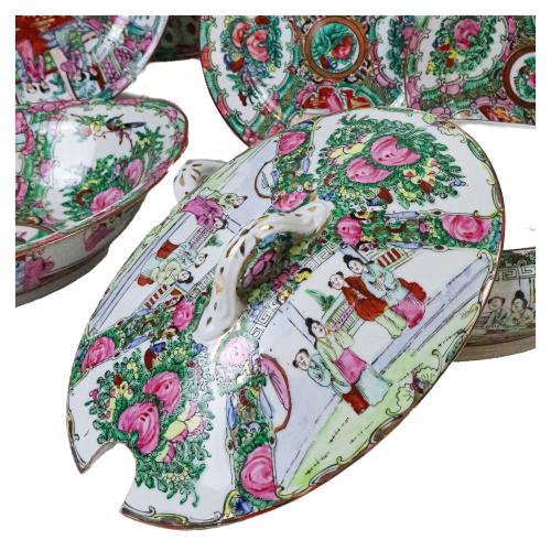 PIEZAS DE VAJILLA EN PORCELANA CHINA DEL ÚLTIMO CUARTO S.XX