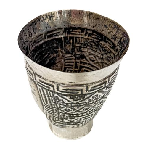 VASO DE PLATA PERUANA DE MEDIADOS DE SIGLO XX