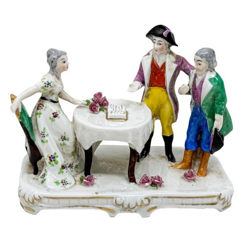 DOS FIGURAS EN PORCELANA DE MEDIADOS DEL S.XX