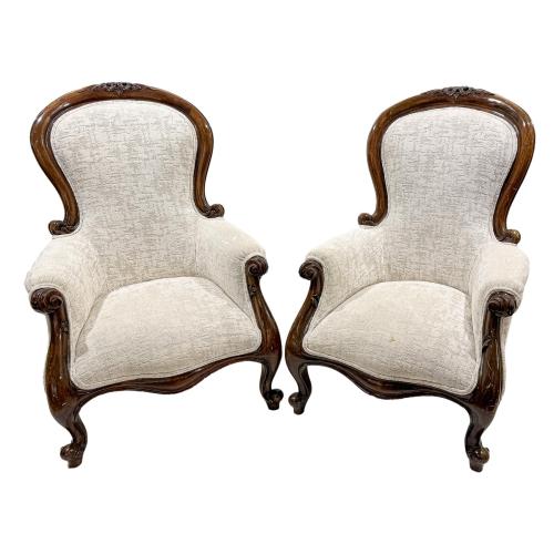 PAREJA DE BUTACAS DE ESTILO VICTORIANO       