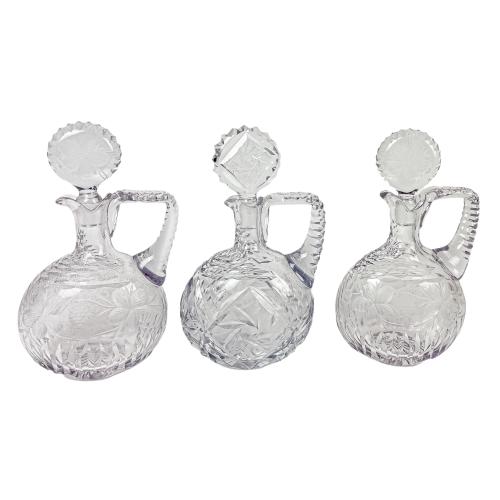 TRES BOTELLAS LICORERAS DE MEDIADOS S.XX