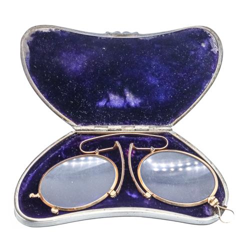 LENTES CON ESTUCHE INGLESES DE PPS. DEL S.XX