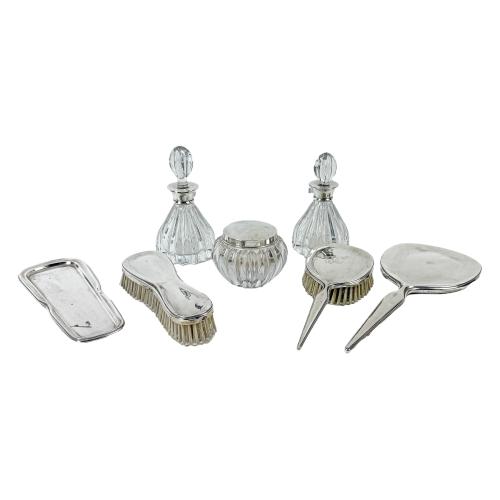 JUEGO DE TOCADOR EN PLATA DE MEDIADOS DE S. XX