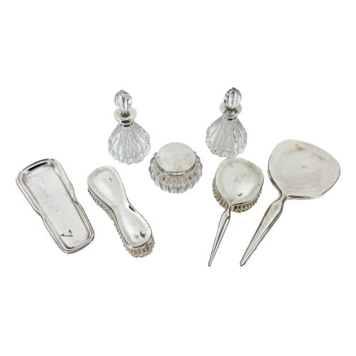 JUEGO DE TOCADOR EN PLATA DE MEDIADOS DE S. XX