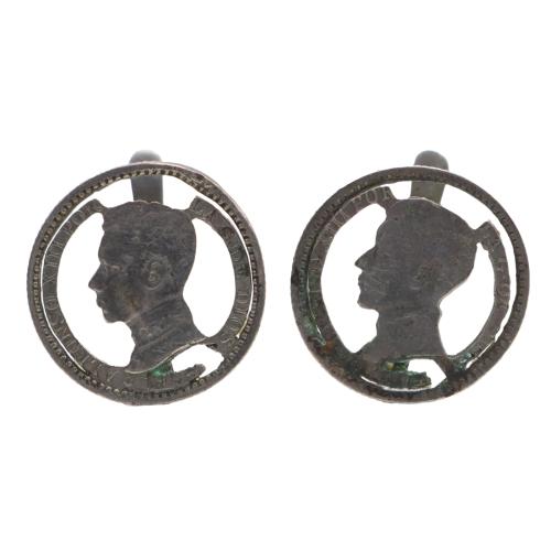 PENDIENTES CON MONEDA DE MEDIADOS S.XX