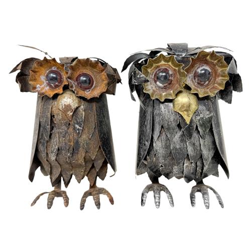 PAREJA DE FIGURAS DECORATIVAS EN HOJALATA