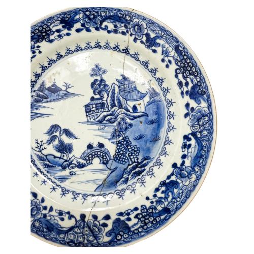 DOS PLATOS ORIENTALES DE LA SEGUNDA MITAD DE S. XVIII