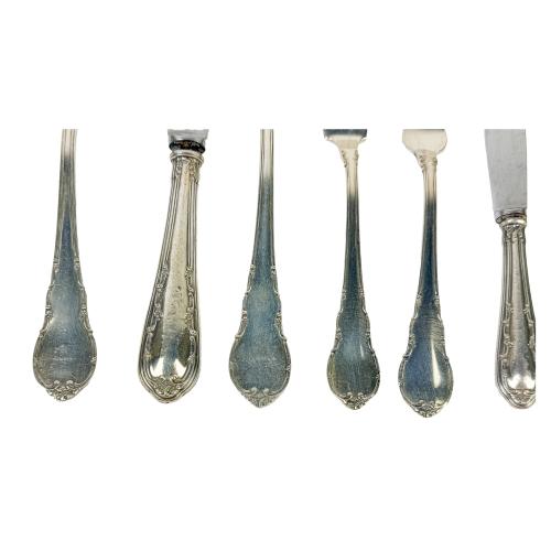 CONJUNTO DE CUBIERTOS DE PLATA DE MEDIADOS DE S. XX