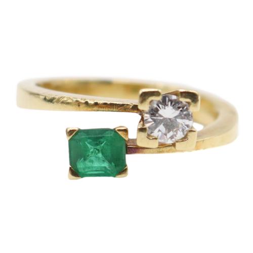ANILLO TU Y YO CON BRILLANTE Y ESMERALDA
